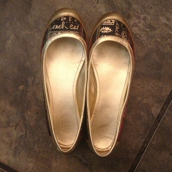 🔴Sold 🔴Coach gold & plaid flats