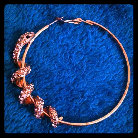 🆕 Snake Hoop Earrings 🐍