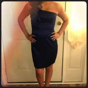 WINDSOR NAVY BLUE DRESS SIZE 9/10! WORN ONCE!