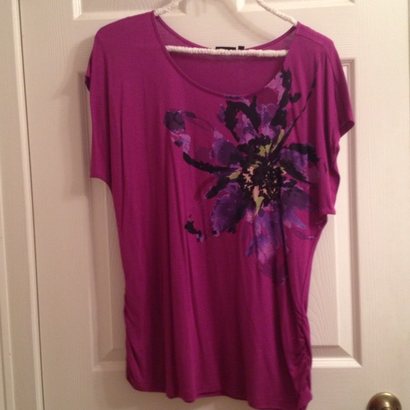 ❌Bundle❌ purple shirt and cuffed capris