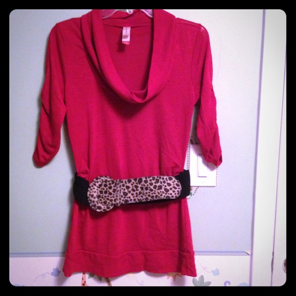 BUNDLED Long red shirt