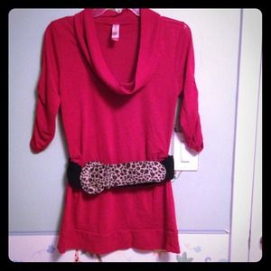 BUNDLED Long red shirt