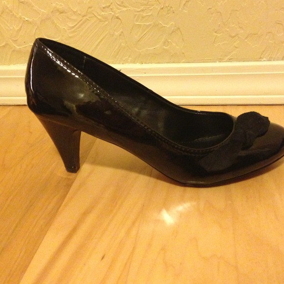 Patent leather pumps - Picture 3 of 3