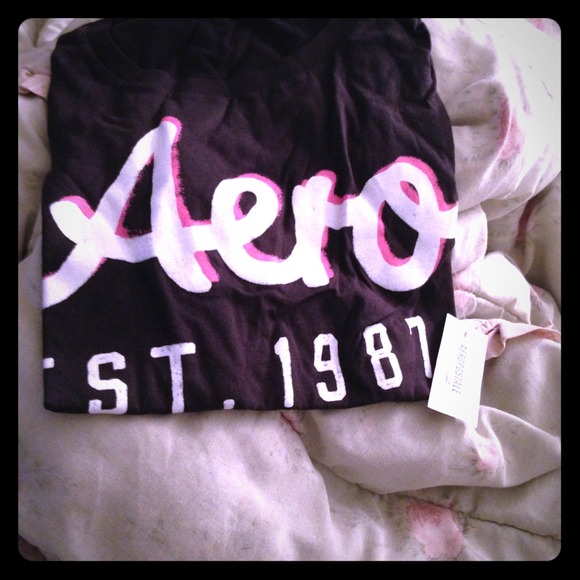 Aeropostale Tops - Price reduction 😊🎉🎁NWT Aeropostale Black shirt