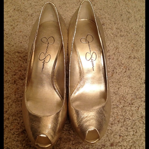 jessica simpson gold wedges