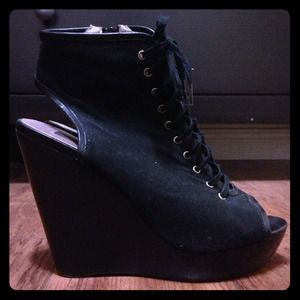 STEVEN BY STEVE MADDEN Black Wyndi Wedges