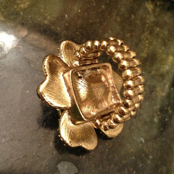 Flower ring - Picture 4 of 4