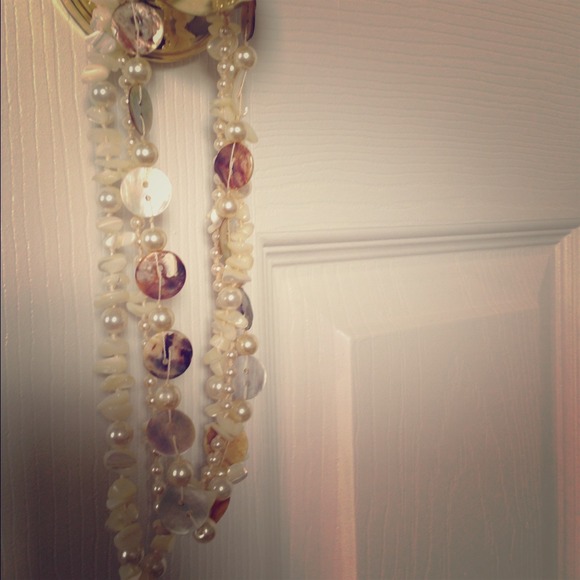 Beautiful Pearl and Iridescent Necklace