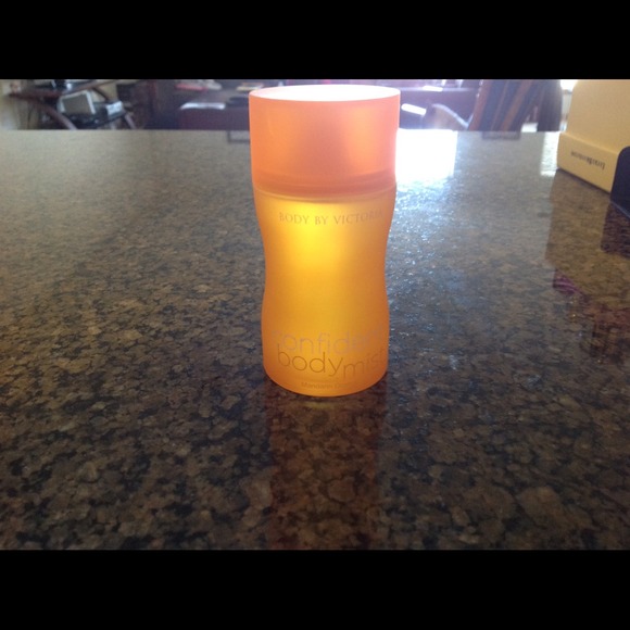 VS Body Mist Confident...SOLD