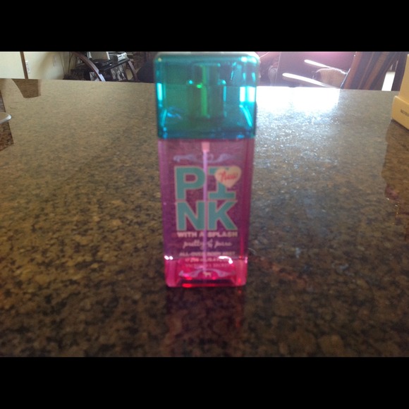 SOLD......Pretty and Pure VS Body spray!!!