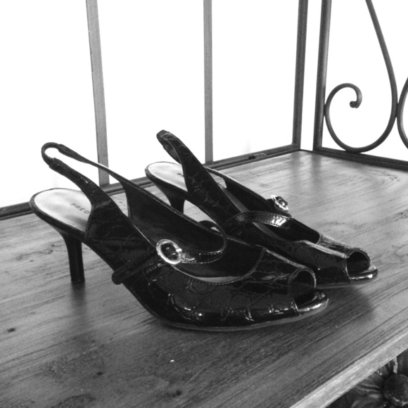 Peep toe textured black dress shoes