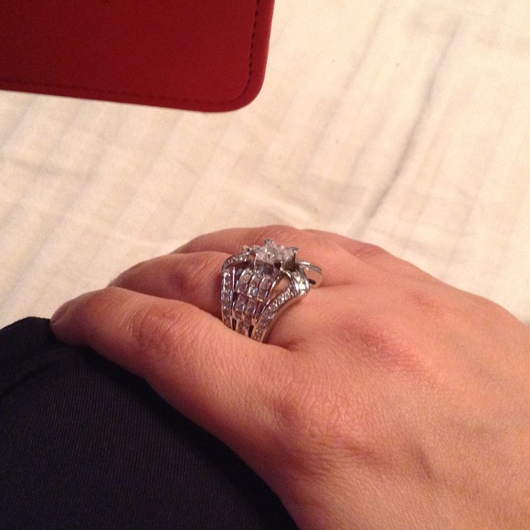 ⬇⬇💟925 silver ring size 6
