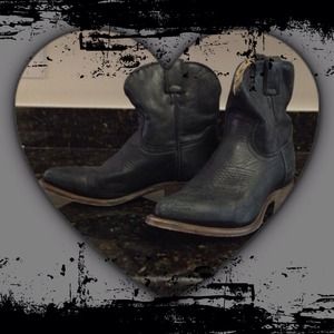 FRYE Cowboy Boots - Size 8 Excellent Condition