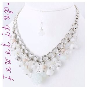 💄REDUCED💄Jeweled Necklace & Earring Set