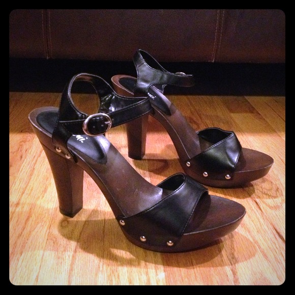 *RESERVED* until 5/28/13 Fioni Black Strap Heels