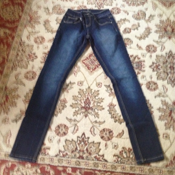 Skinny jeans dark wash