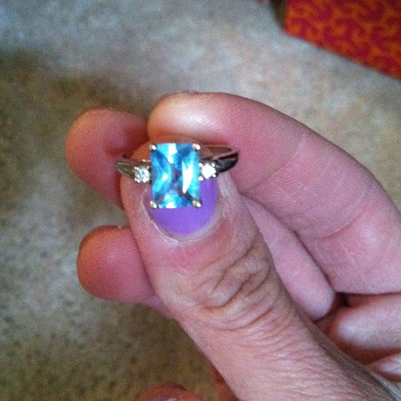 14k, blue topaz ring with diamonds💍💎 - Picture 2 of 3