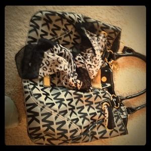 Mk black and white purse with leopard scarf
