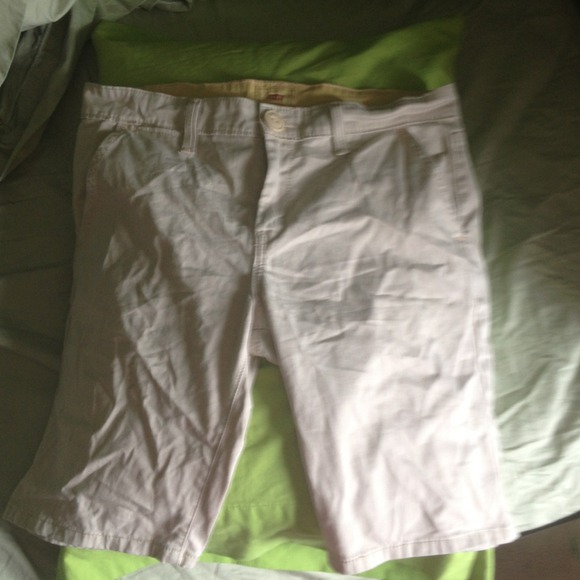 Khaki Bermuda shorts - Picture 1 of 4