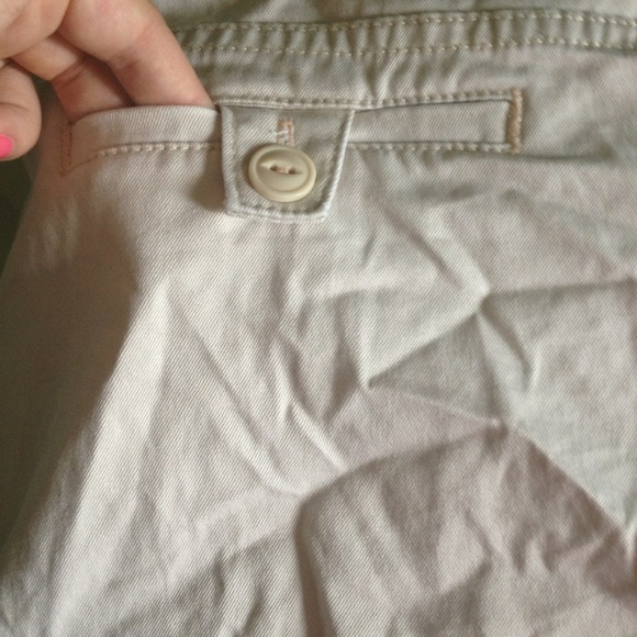 Khaki Bermuda shorts - Picture 3 of 4