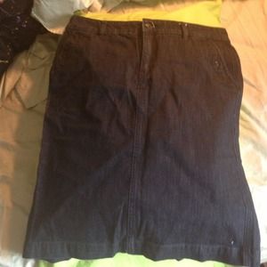 Dark denim skirt
