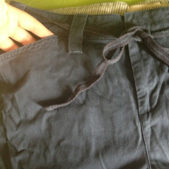Navy blue shorts - Picture 2 of 3