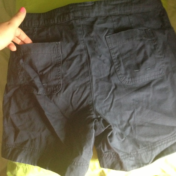 Navy blue shorts - Picture 3 of 3