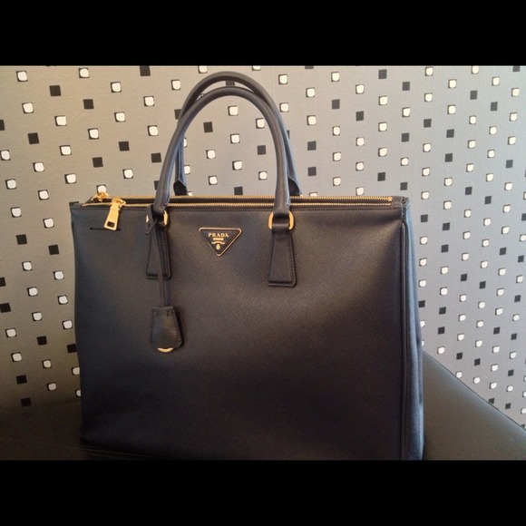 💯 👍❤  AUTHENTIC PRADA BAG💯👍Just sharing!
