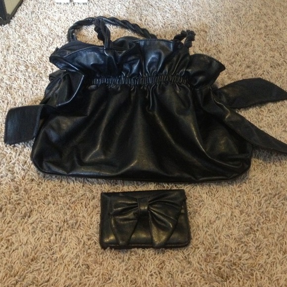 💥REDUCED💥Large purse w/ bows & matching wallet