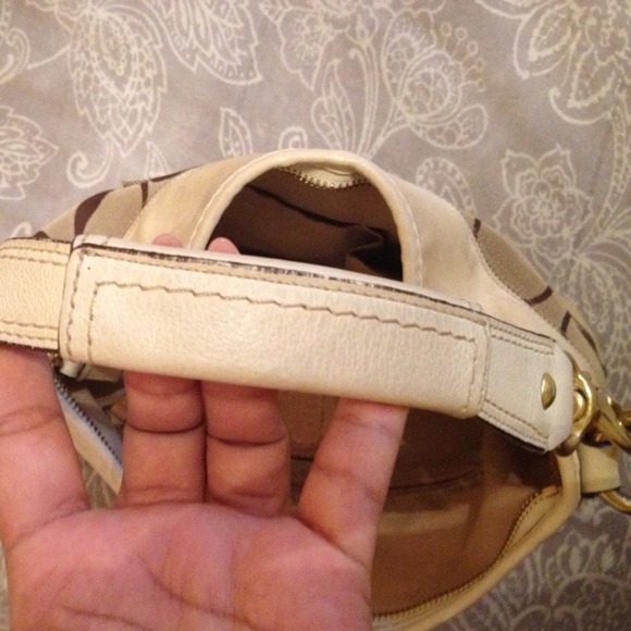 SOLD!!!  🚫Authentic Coach Handbag - Picture 4 of 4