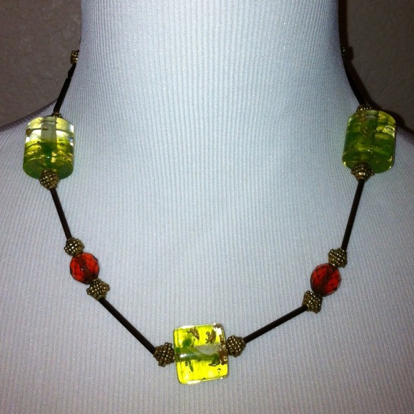 ⬇🔴💥REDUCED💥 Beautiful beaded necklace 💎