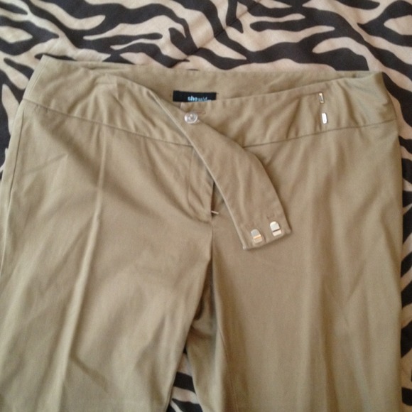 So cute! 97% Cotton, 3% Spandex. Gently worn! - Picture 4 of 4