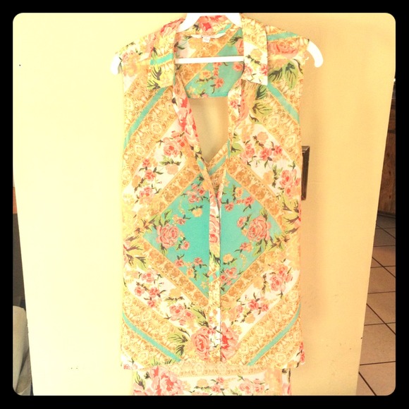 Candies sheer vintage pattern top.