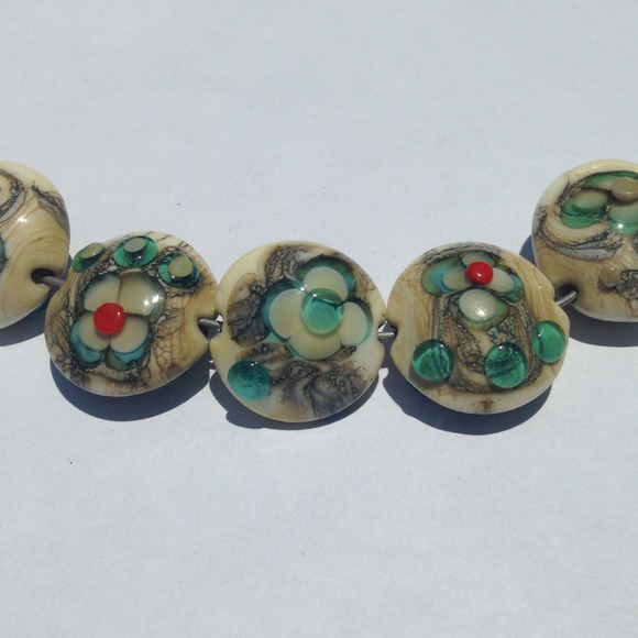 Lampwork Glass Beads Handmade by: Melkysweet.