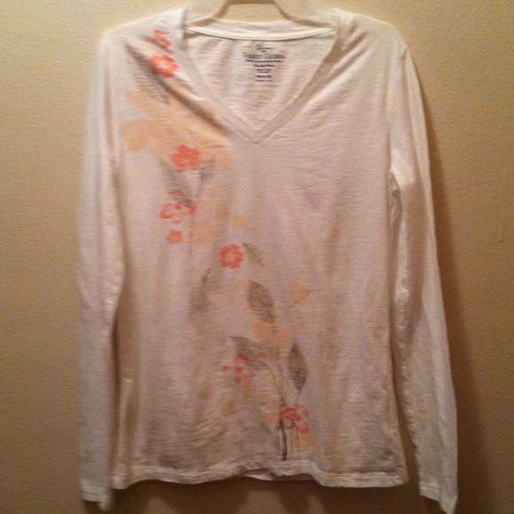 White, dark and light peach top