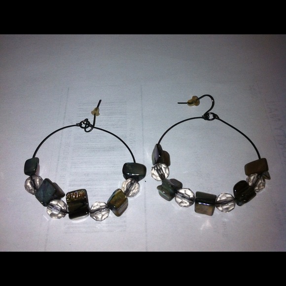 💎 Unique Pearlized Stone Hoop Earrings! 💎