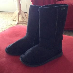 HOLD  Ashley Bundle Black Suede Boots & Necklace