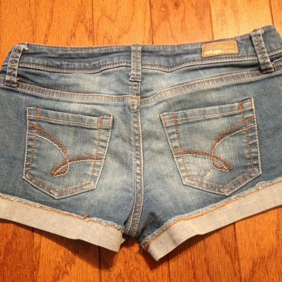 ***BUNDLED FOR NARINEHMAREIE***Refuge Shorts - Picture 2 of 2