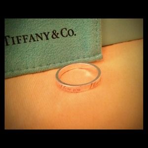 *Sold** Tiffany & Co "I love you" Ring