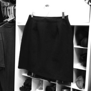 Black pencil skirt - size 7/8