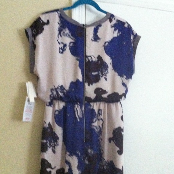 Donated! Dress w cap sleeves-long zipper - Picture 3 of 4