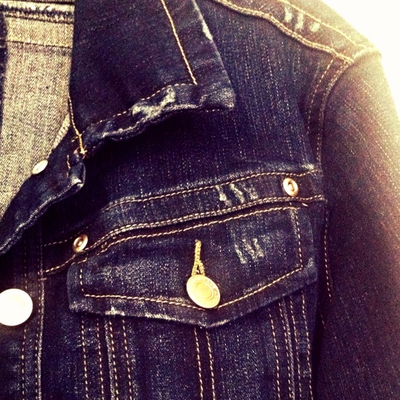 Trendy Denim Jacket - Picture 2 of 3
