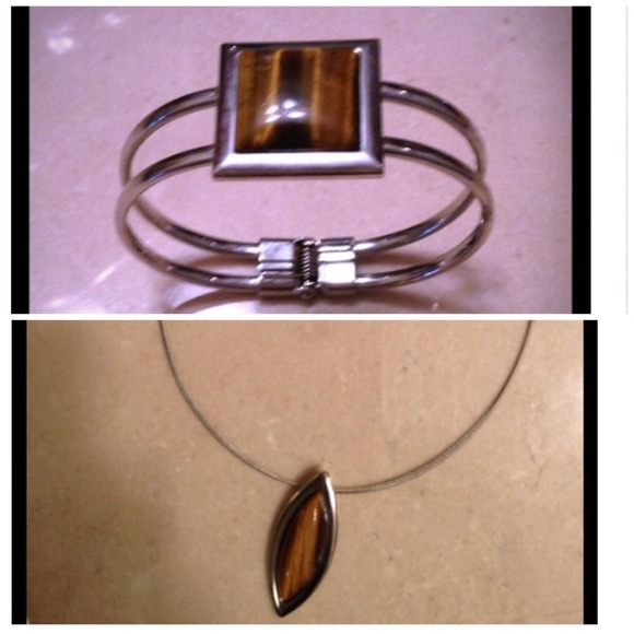 BUNDLE of Beautiful bracelet and necklace