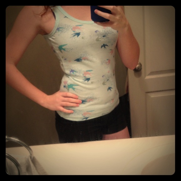 Perfect for summer adorable tank! - Picture 1 of 1