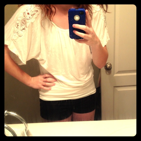 Pretty flowing top! - Picture 1 of 1