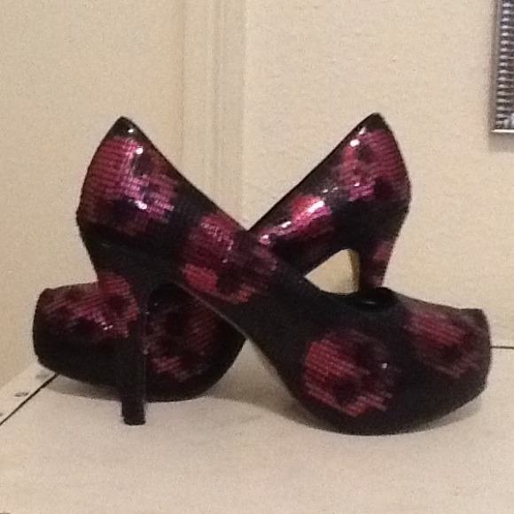 Torrid skull pumps!! - Picture 1 of 3