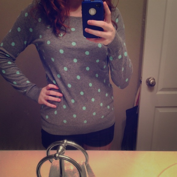 The best time to wear a polka dot sweater! - Picture 1 of 1