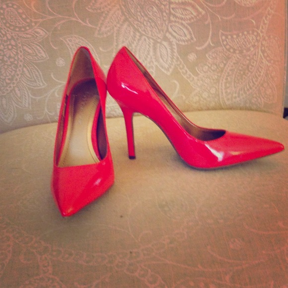 BCBG Pumps