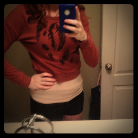 Crop tops are back! - Picture 1 of 1