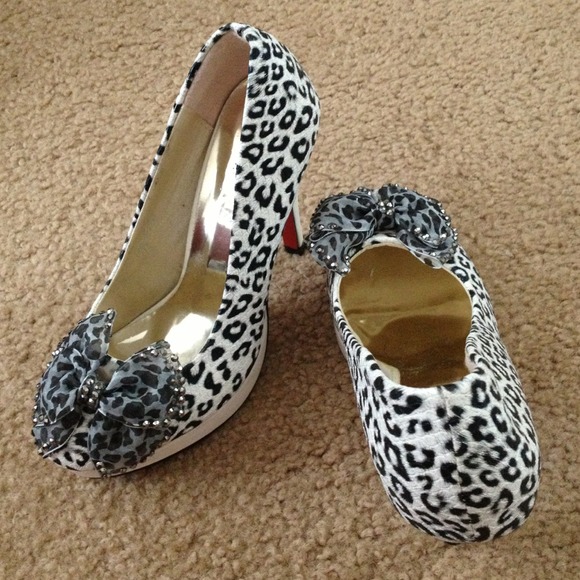 Black/white Leopard Pumps. Never worn.